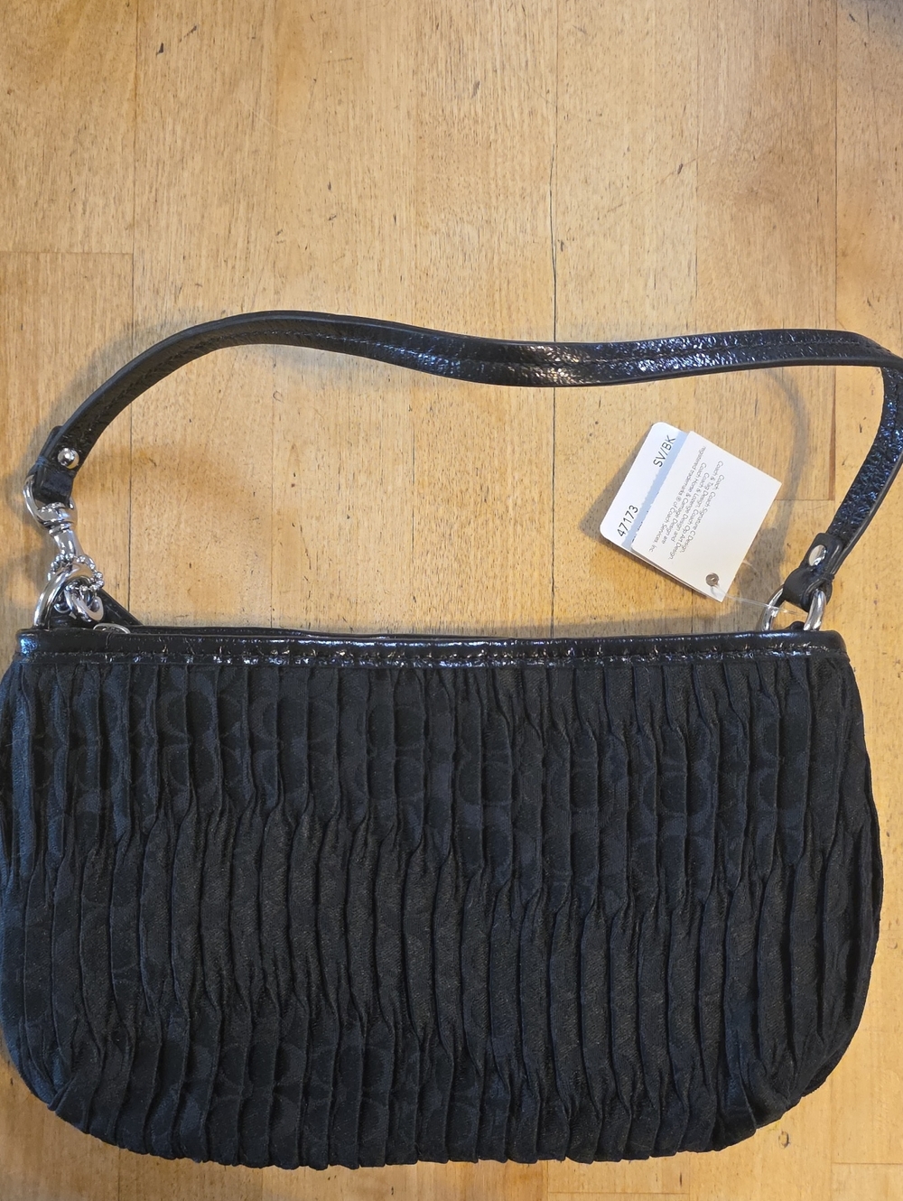 Coach Madison Wristlet - Picture 7 of 9